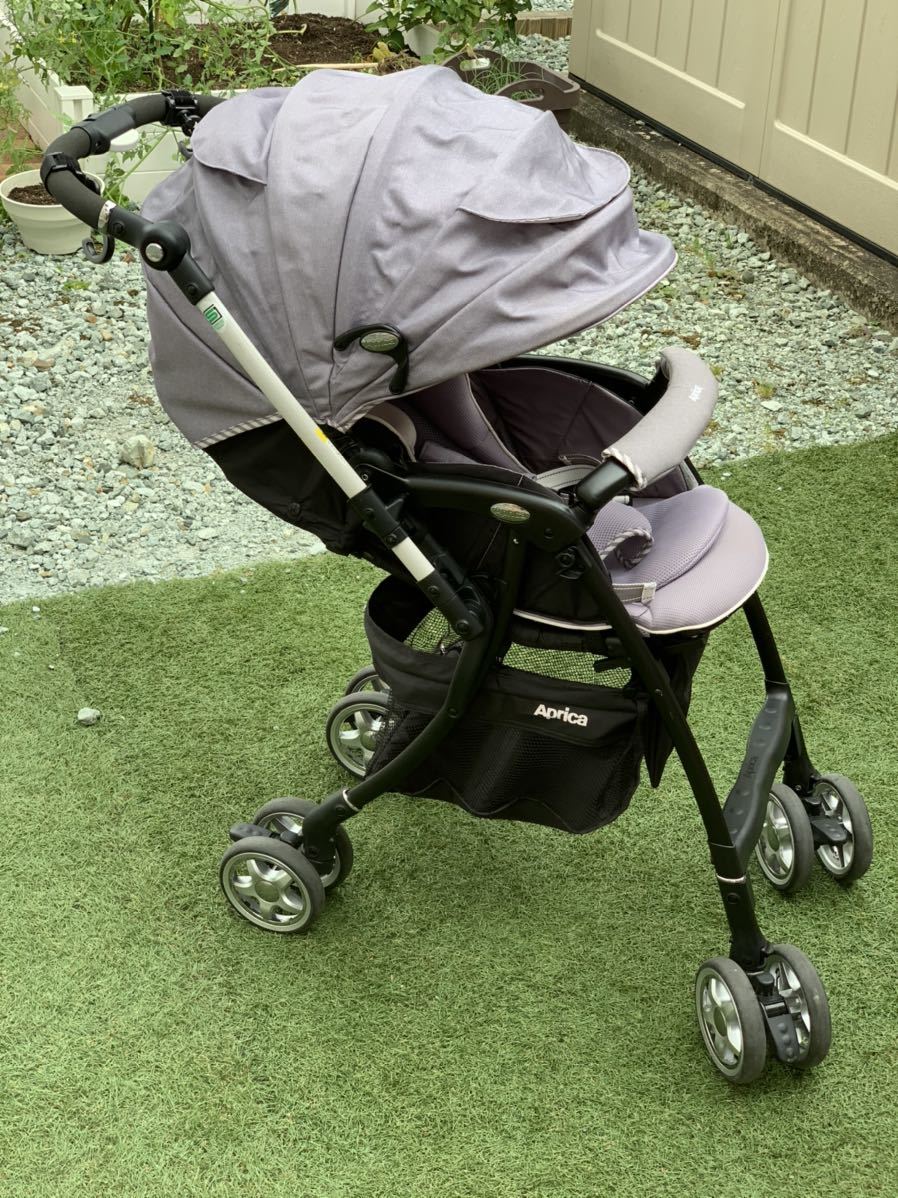 【美品】Aprica アップリカ ラクーナビッテアカチャンホンポ限定 ベビーカー ベビーカー 両対面式 アップリカ ラクーナ オート4輪 ラクーナビッテ