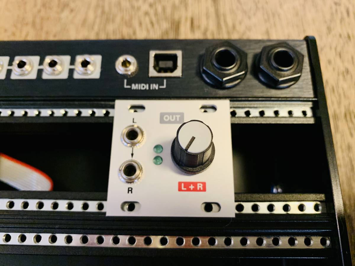 買いオンラインストア Intellijel Designs Stereo Line Out 1U