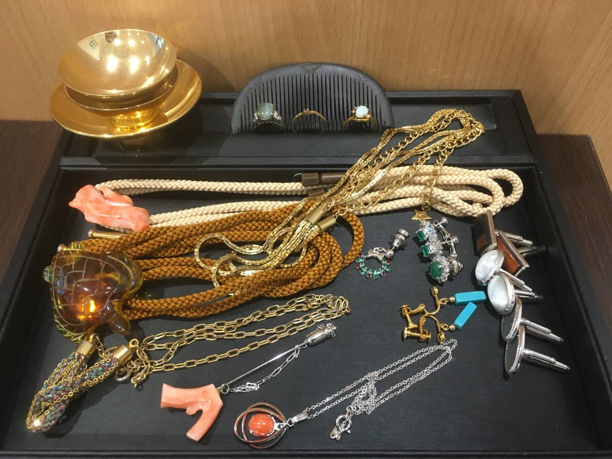 1056-A 【おまとめ！】☆1円スタート！！ ☆メッキアクセサリー ☆大量