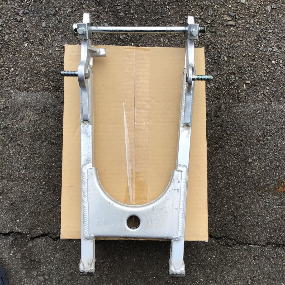 モンキー モンキー Z50J用スイングアームの出品です。 純正
