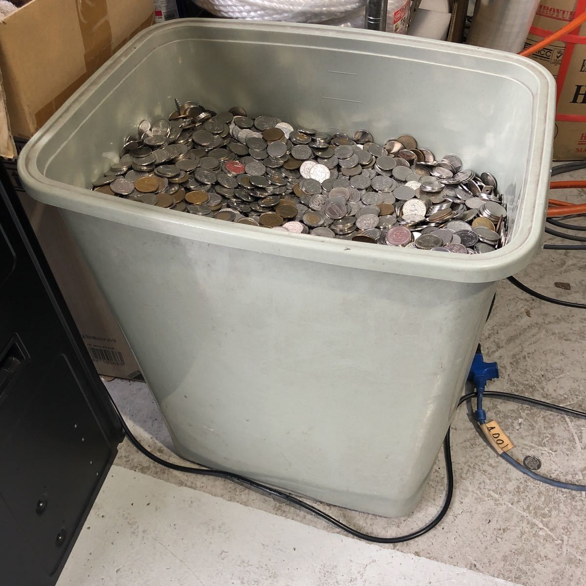 スロット パチスロ用中古コイン メダル 4，000枚 追加も可能です 