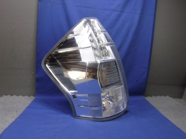 前期 テールランプ プリウスα 左 ZVW40 ZVW41 純正 左テールランプ 47