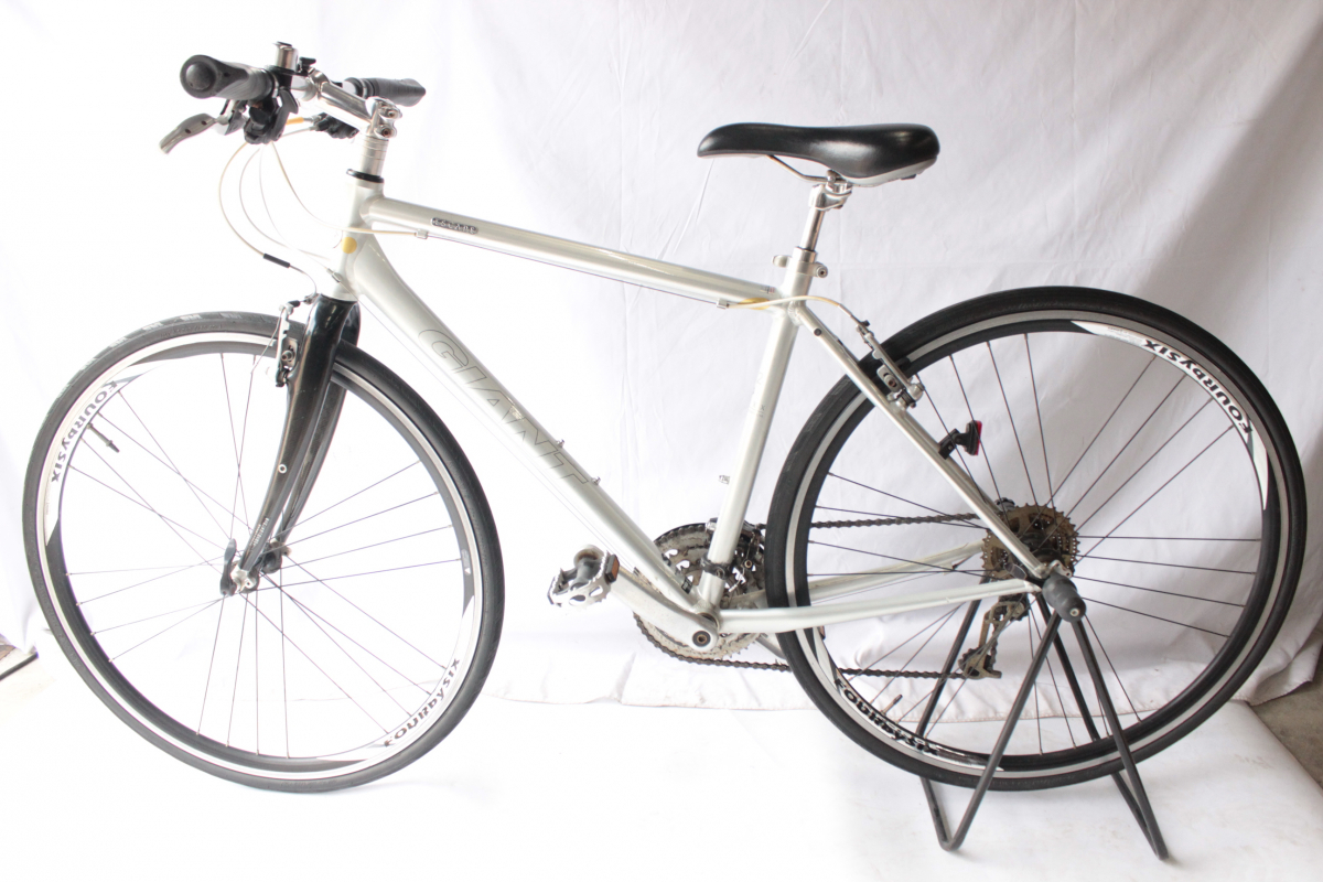 安い，お得 ト打 GIANT ジャイアント escape R2 LUXX Sサイズ ロードバイク 700x28c アルミ AC000BOO36(Sサイズ)｜売買されたオークション情報、yahooの商品情報をアーカイブ公開 - オークファン Sサイズ