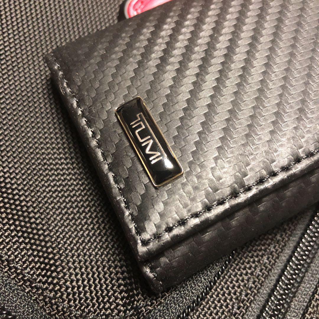 新品・未使用品】TUMI トゥミ CFXシリーズ TRI-FOLD KEYCASE Carbon