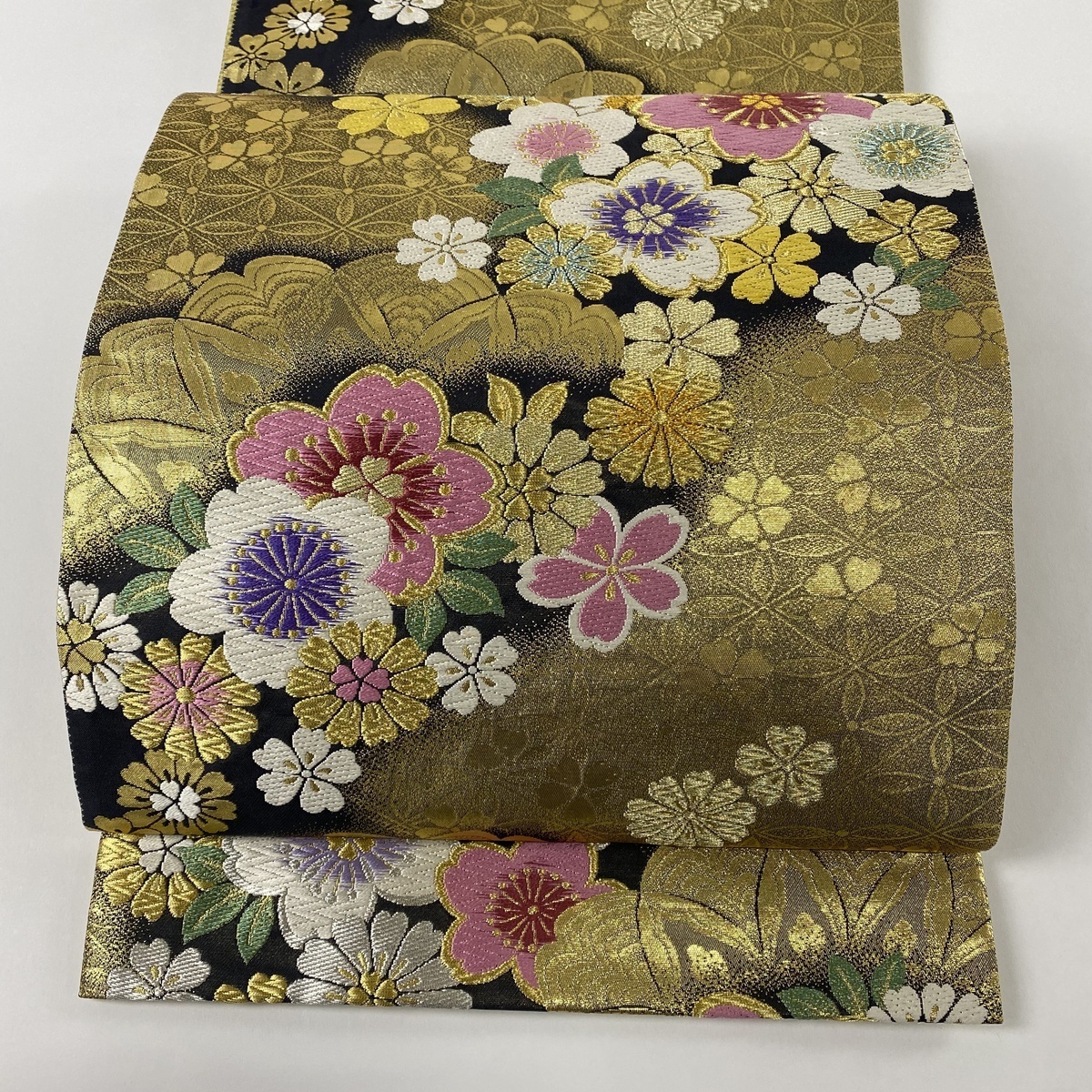 袋帯 美品 秀品 桜 金糸 箔 金色 六通 正絹 【中古】