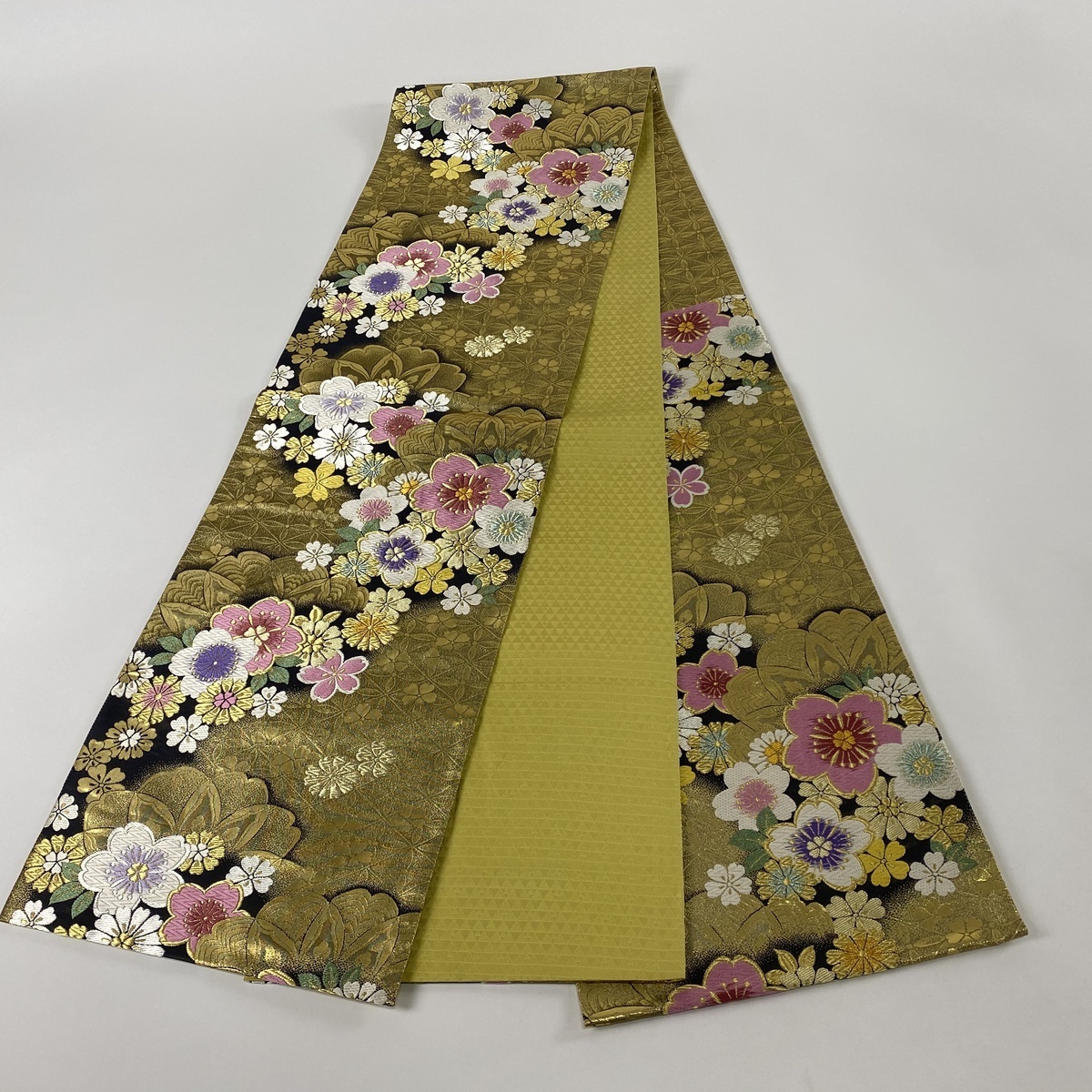 袋帯 美品 秀品 桜 金糸 箔 金色 六通 正絹 【中古】