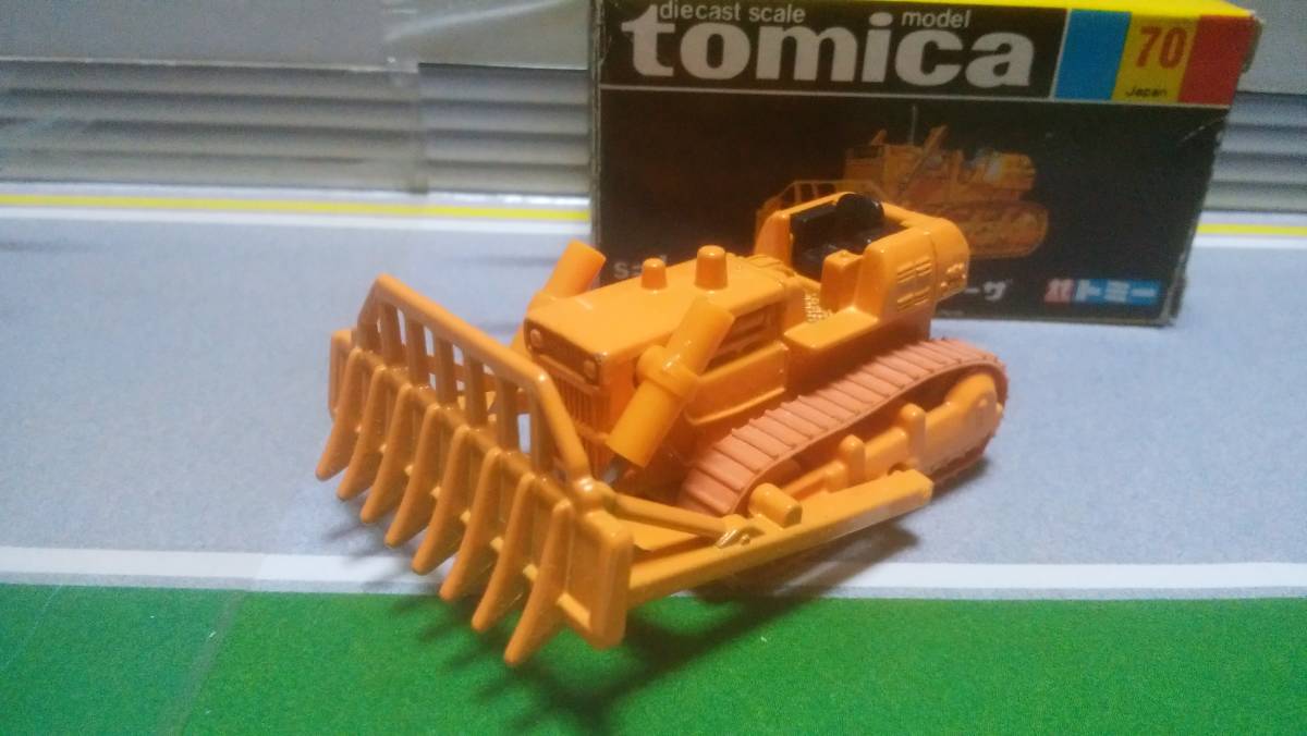 お買い得，人気SALE 絶版トミカ日本製 70-2 小松D65A レーキドーザ(乗用車)｜売買されたオークション情報、yahooの商品情報をアーカイブ公開 - オークファン 乗用車