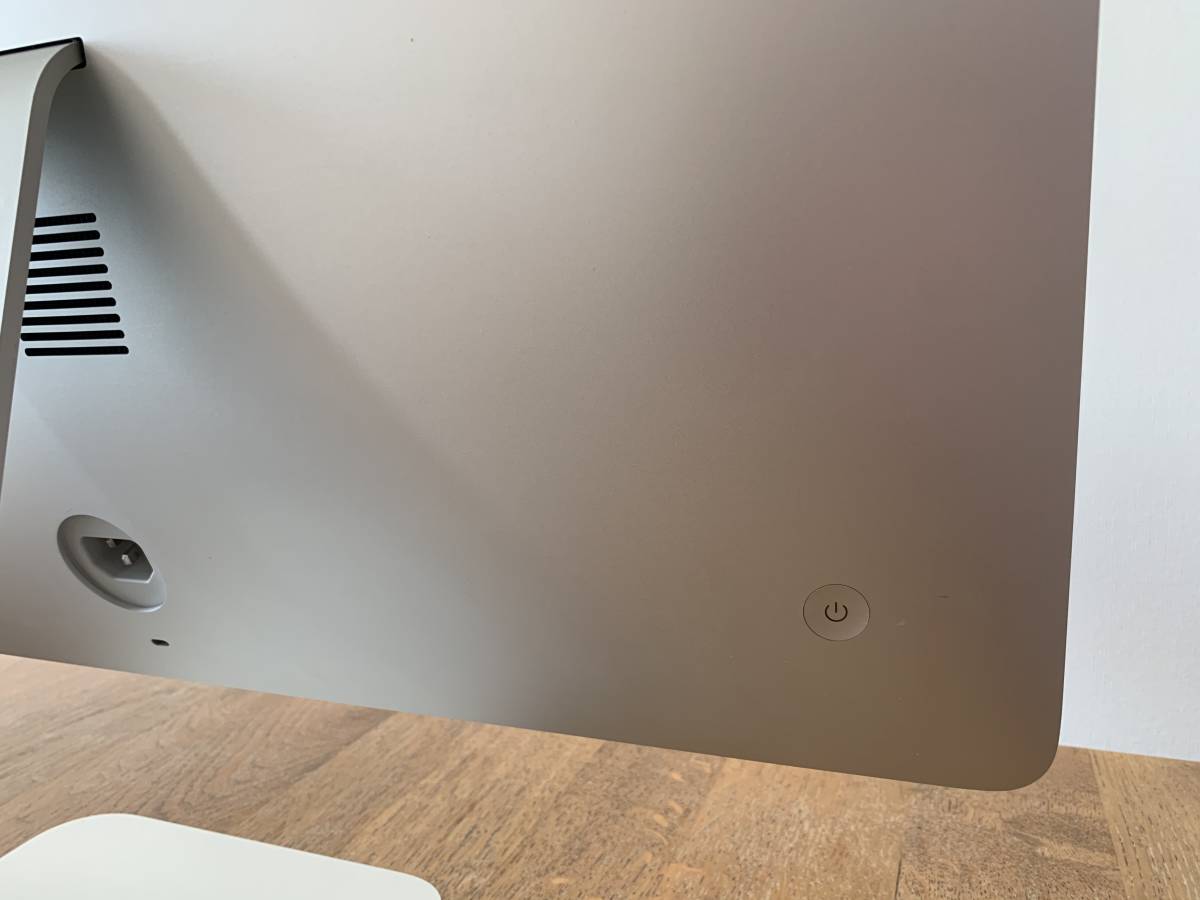 iMac (21.5-inch， Late 2013) /HDD1TB/メモリ8GB