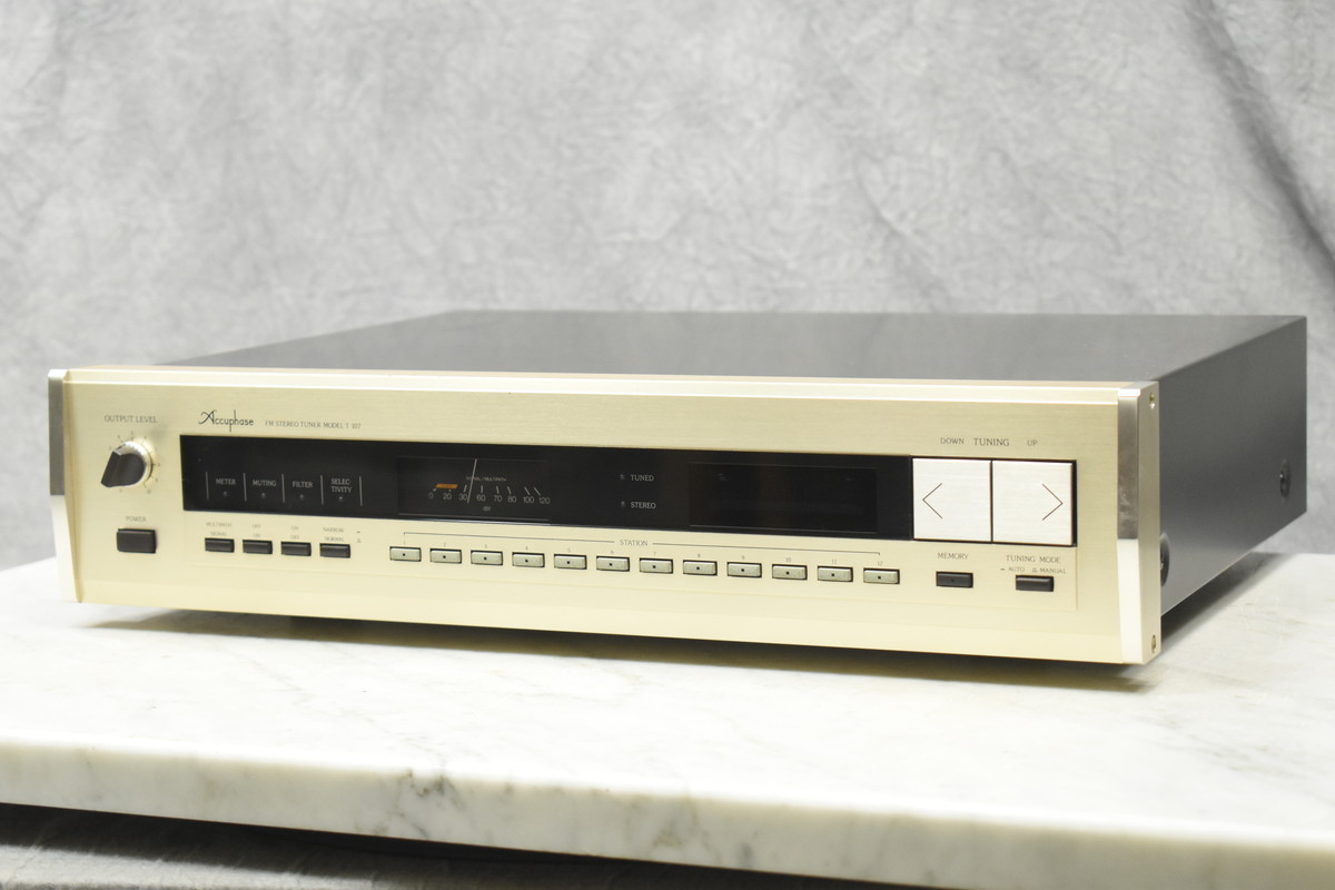 アキュフェーズFMチューナーT-107 Accuphase J 】9444 Accuphase T-107