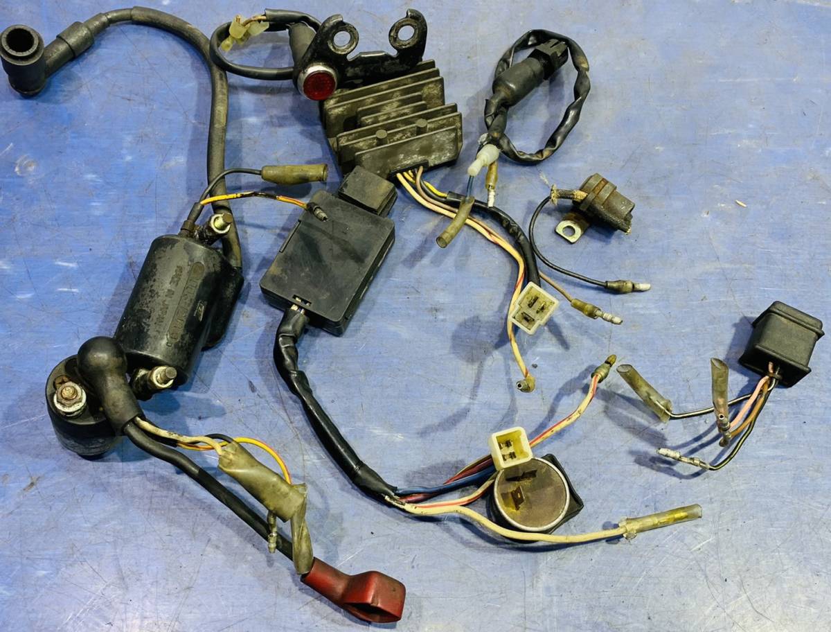 Z250LTD KZ250G レギュレーター・コイル・リレー他電装品セット