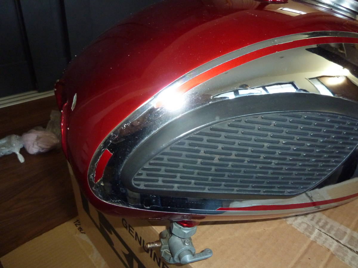 カワサキ W650 | ガソリンタンク :: Yahoo W1初期型、東京へお嫁に行き