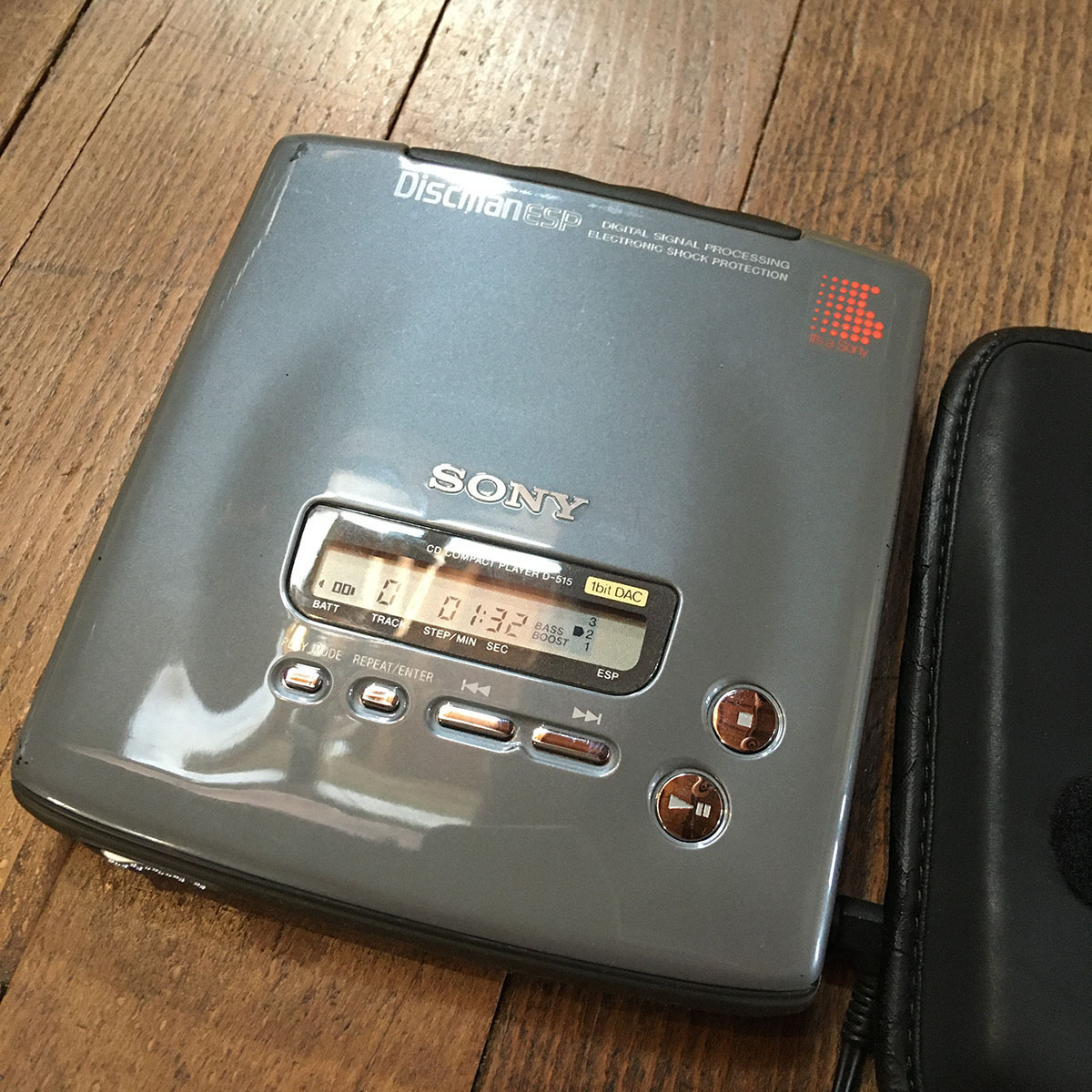 新作登場，豊富な Sony 1bit Dac D-515 ケース＋アダプター付(CDプレーヤー)｜売買されたオークション情報、yahooの商品情報をアーカイブ公開 - オークファン CDプレーヤー