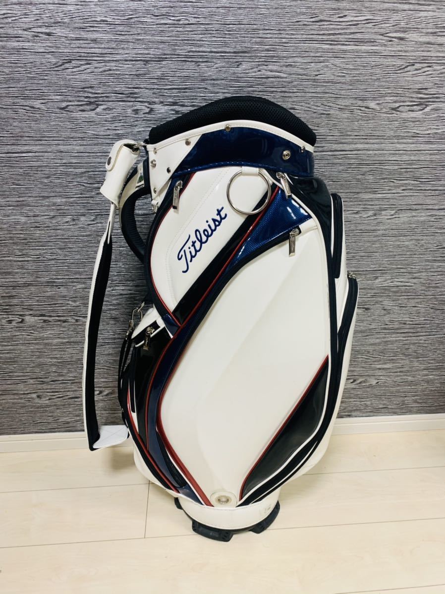 【本物保証，送料無料】 タイトリスト スタイリッシュキャディバッグ トリコロールＣＢ‐８１３ 9.5型 4.7Kg フード付き(タイトリスト)｜売買されたオークション情報、yahooの商品情報をアーカイブ公開 - オークファ キャディバッグ