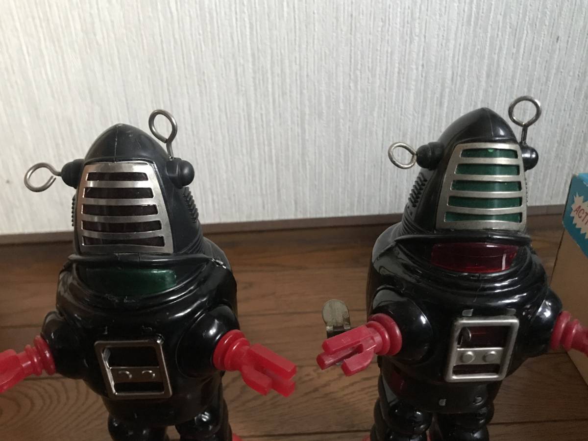 当時物★ロビーロボット★禁断の惑星　ブリキロボット　昭和レトロ　昭和玩具　レアな2種類　宇宙家族ロビンソン　ビリケン商会　ヨシヤ