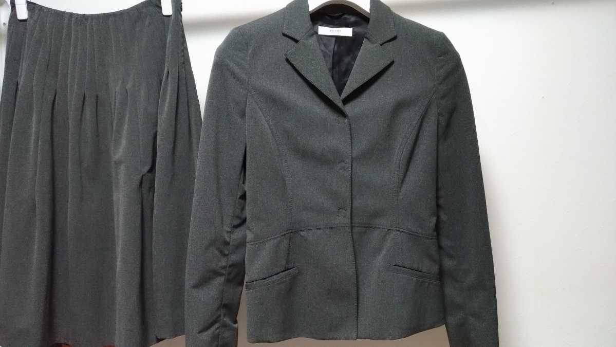 プラダ スーツ セットアップ レディース ジャケット スカート スーツ ロングスカート 売買されたオークション情報 Yahooの商品情報をアーカイブ公開 オークファン Aucfan Com