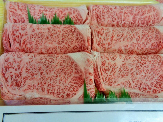 山形牛A５牝　超特肩リブロースすき焼き　３ｋｇ　（71）　 ３ｋｇ 近江牛A５牝 ２ｋｇ １，５ｋｇ 宮崎牛A５牝 特選肩