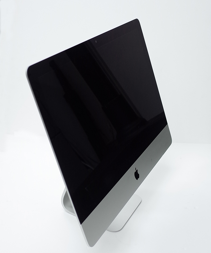 iMac 21.5-inch， Late 2015 2.8GHzクアッドコア 8GB 1TB 本体のみ