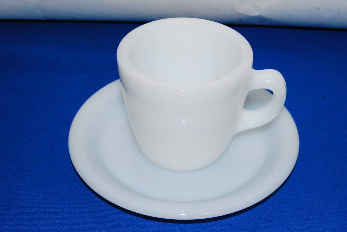 希少・レア　ファイヤーキング　ホワイト　ストレート　カップ＆ソーサー　アンティーク食器