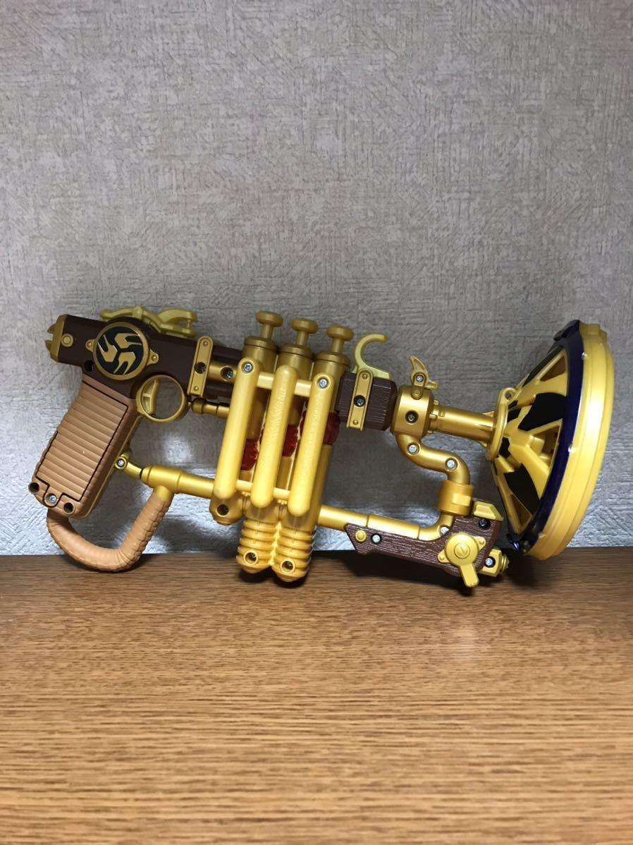 中古品 仮面ライダー響鬼(ヒビキ) 仮面ライダー威吹鬼 (イブキ) DX音
