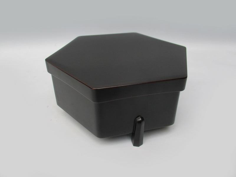 一押し□ 茶道具 脚付 菓子器 真塗 在銘 落款□ 未使用