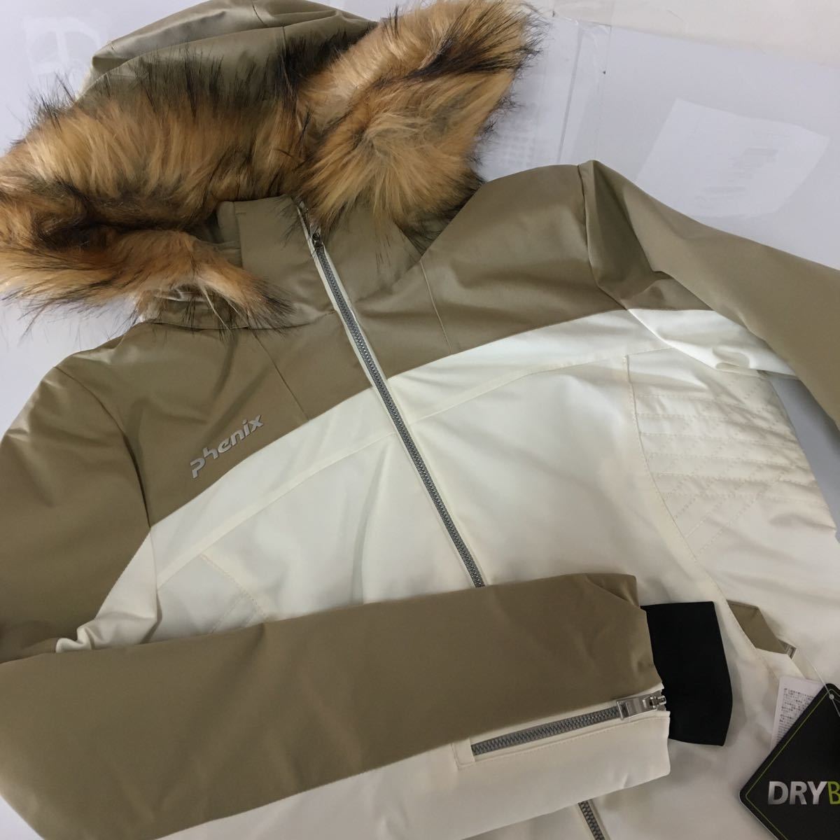 大得価，100%新品 E6185-BB79 IW phenix フェニックス スキー スノボ Willow Jacket XLサイズ レディース ジャケット 上着 展示品 ウェア(トップス、ジャケット)｜売買されたオークション情報、yahooの商品情報をアーカイ 女性用
