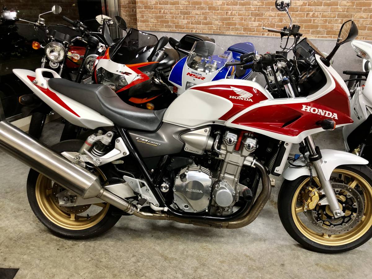 綺麗 CB1300スーパーボルドール 車検令和4年4月 - 投稿詳細｜MOTOCLE 