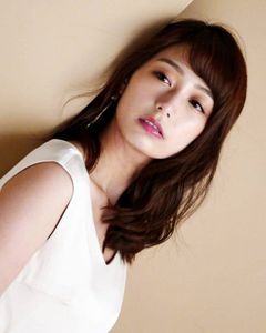 宇垣美里のYahoo!オークション(旧ヤフオク!)の相場・価格を見る｜Yahoo