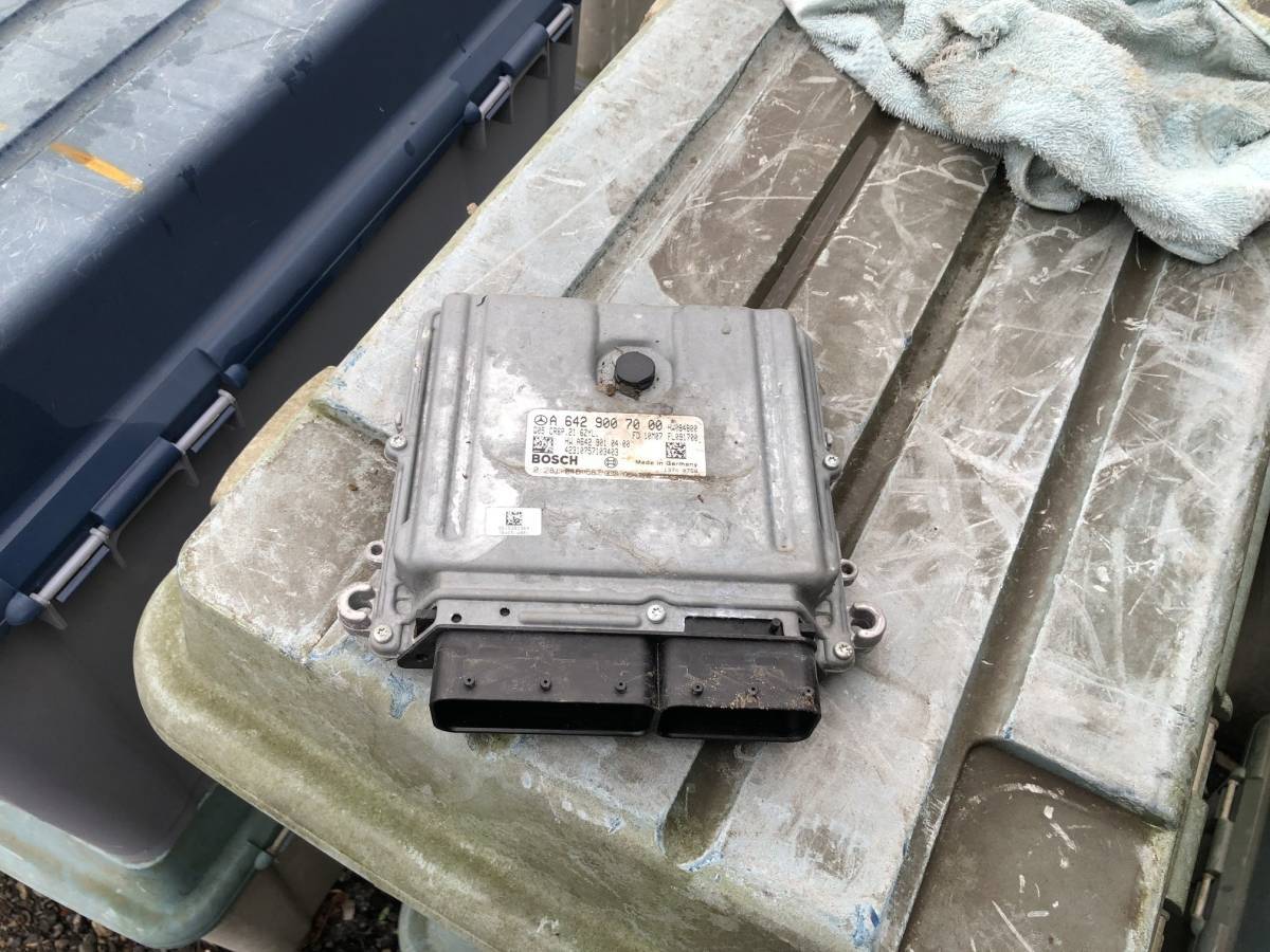ベンツウィンカー不灯対応 中古W212用電子制御ユニット 価格応談可 ベンツウィンカー不灯対応 中古W212用電子制御ユニット 価格応談可