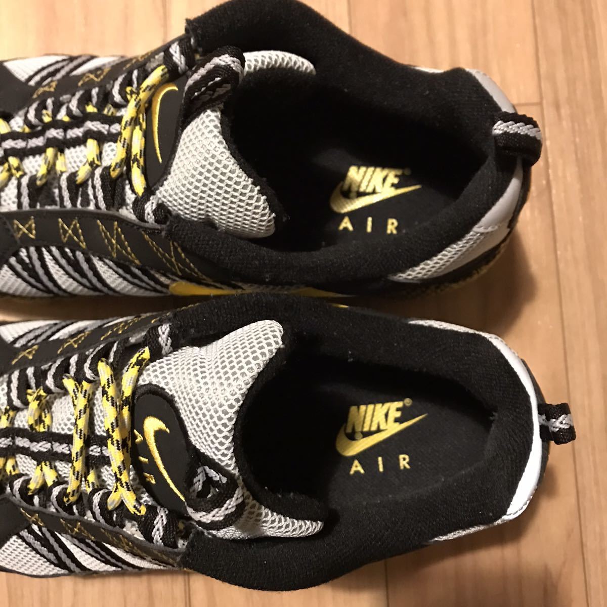 極美品】NIKE AIR HUMARA 17 us10 28cm AJ1102-001 エアフマラ 黒 黄 