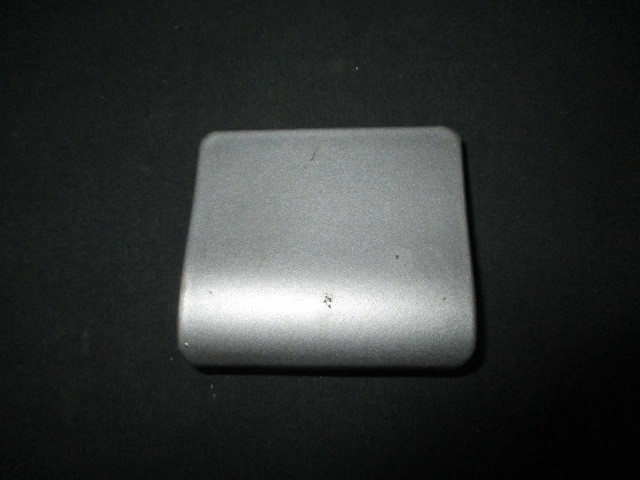 ■ベンツ R129 SL サイドステップ カバー 中古 1296980130 銀 部品取あり サイドスカート ジャッキポイント プラグ キャップ 蓋 パネル ■