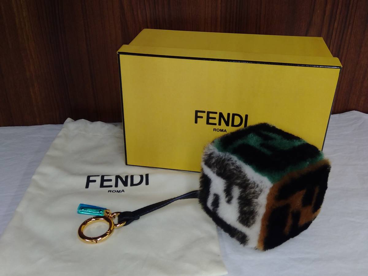 美品】 FENDI フェンディ バッグチャーム キーホルダー キーリング FF