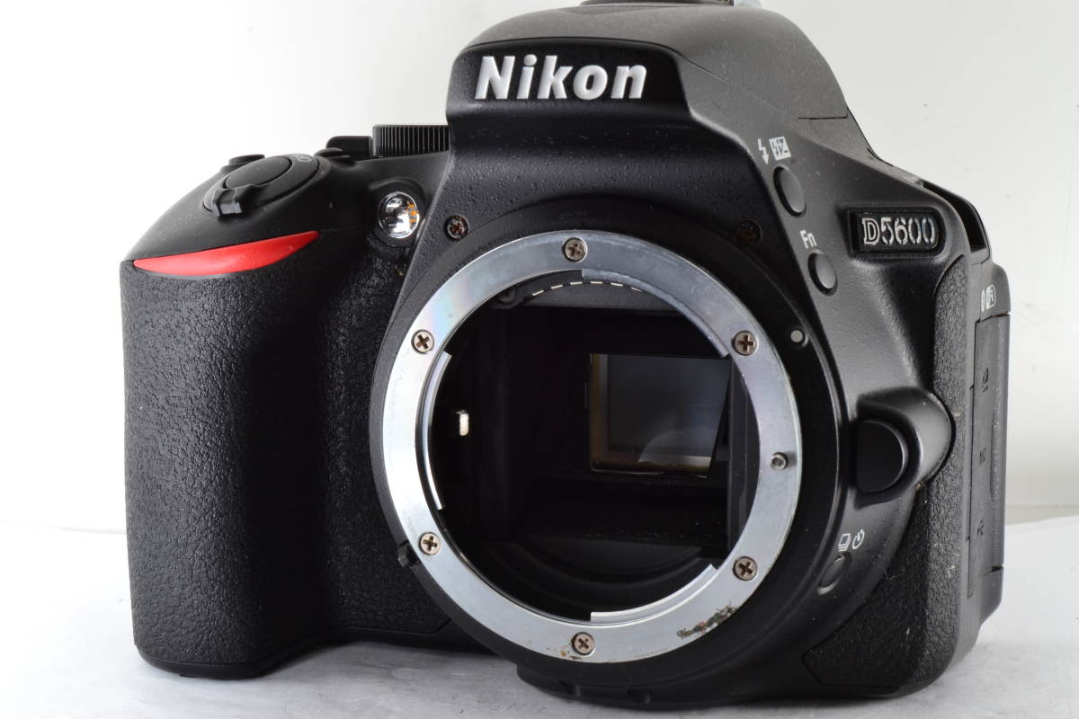 カメラ、光学機器 【1円】 ニコン Nikon D5600 ボディ［ジャンク品