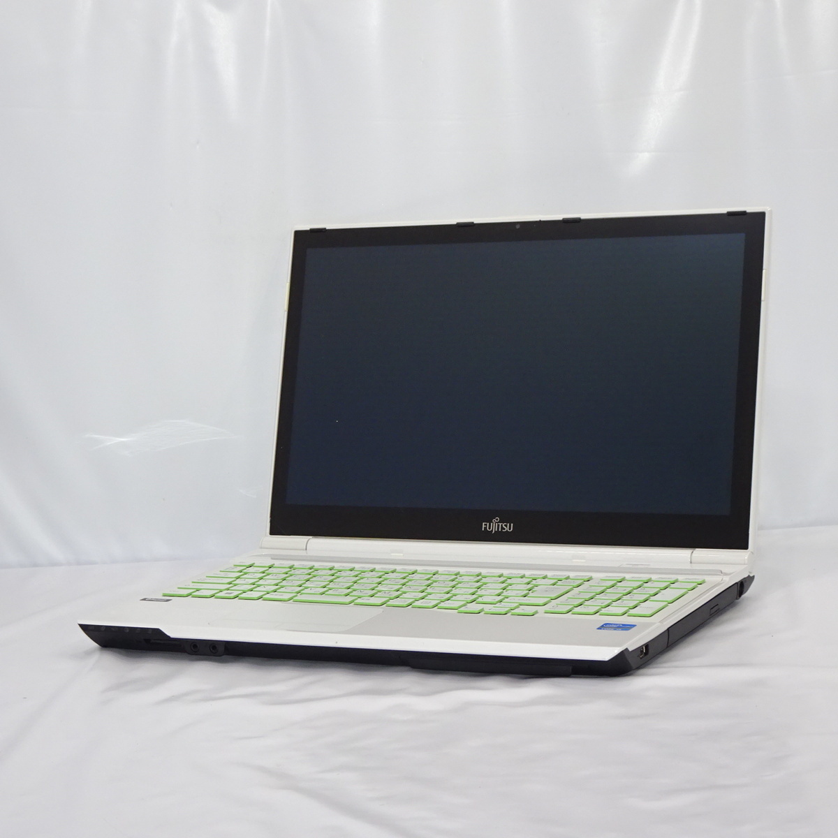 FUJITSU LIFEBOOK AH56/K Core i5-3230M 2.6GHz/8GB/750GB/Blu-ray/OS