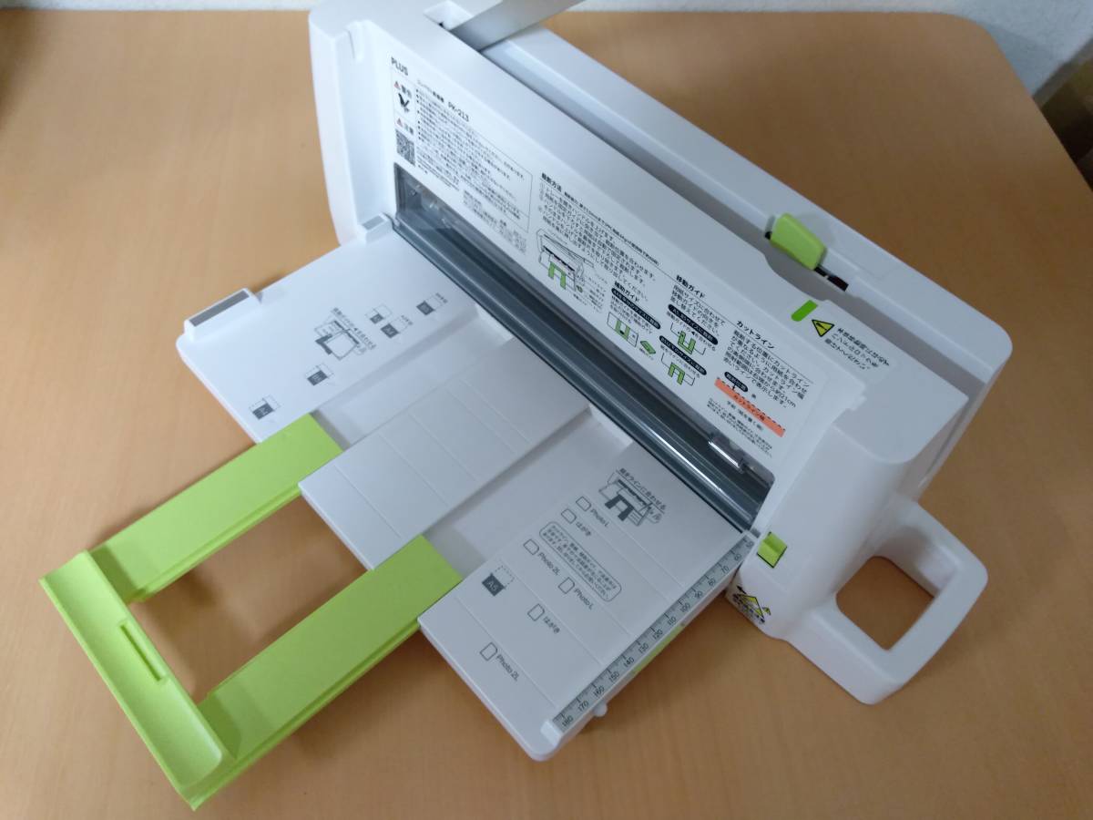 定番，大人気 PLUS プラス コンパクト断裁機 PK-213 裁断機 動作良好切れ味抜群安全設計パワーアシストメカニズム(裁断機)｜売買されたオークション情報、yahooの商品情報をアーカイブ公開 - オークファン 裁断機
