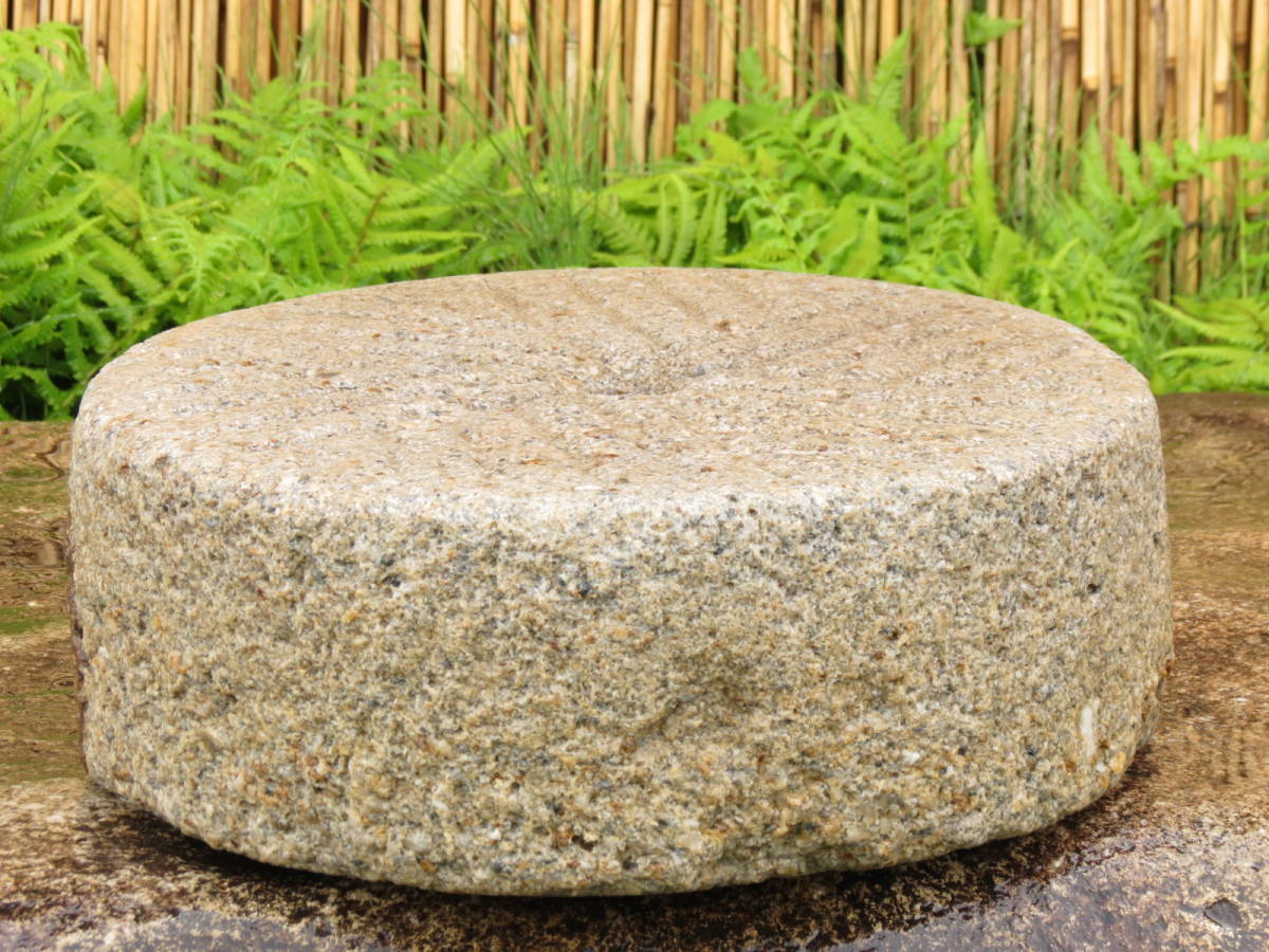 敷石 直径32 重量21 庭石 飛石 石臼 天然石 植木 庭木 売買されたオークション情報 Yahooの商品情報をアーカイブ公開 オークファン Aucfan Com