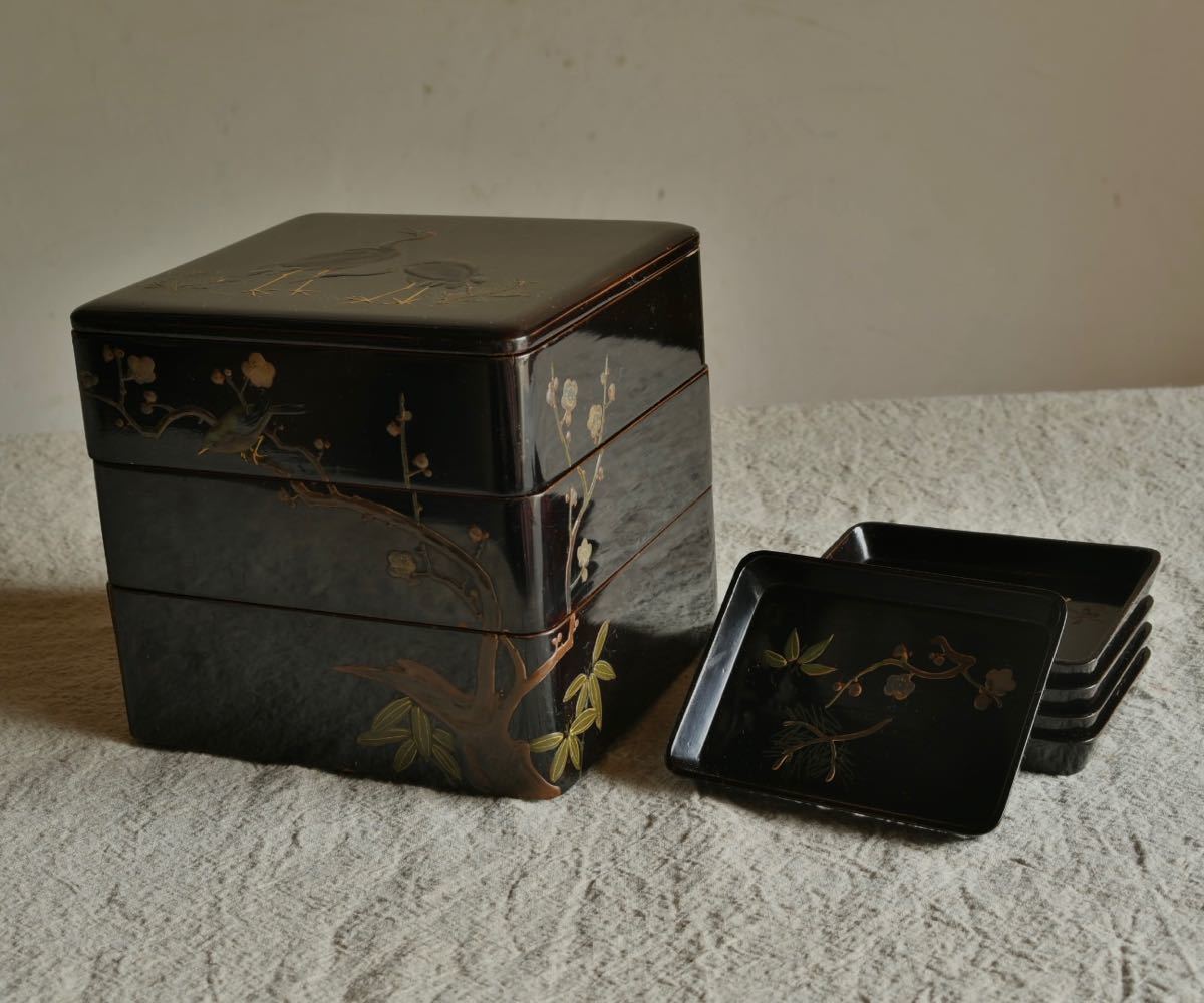 豊富な，最新作】 【古美術】小品 漆 三段 弁当箱 蒔絵 木製 漆器 桐