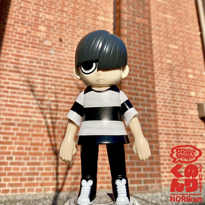 GRAPE BRAIN 天才二口少年博士 のりくん 1stカラー 白黒 ソフビ フィギュア GRAPE BRAIN 天才二口少年博士 のりくん 1stカラー 白黒 ソフビ