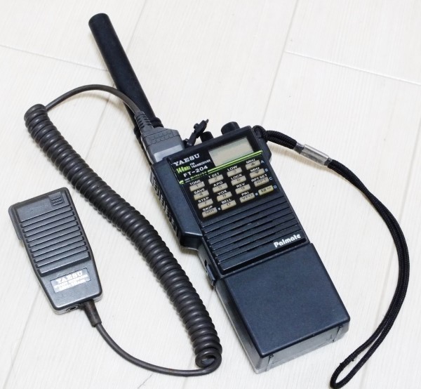YAESU FT-204 144MHz FM トランシーバー