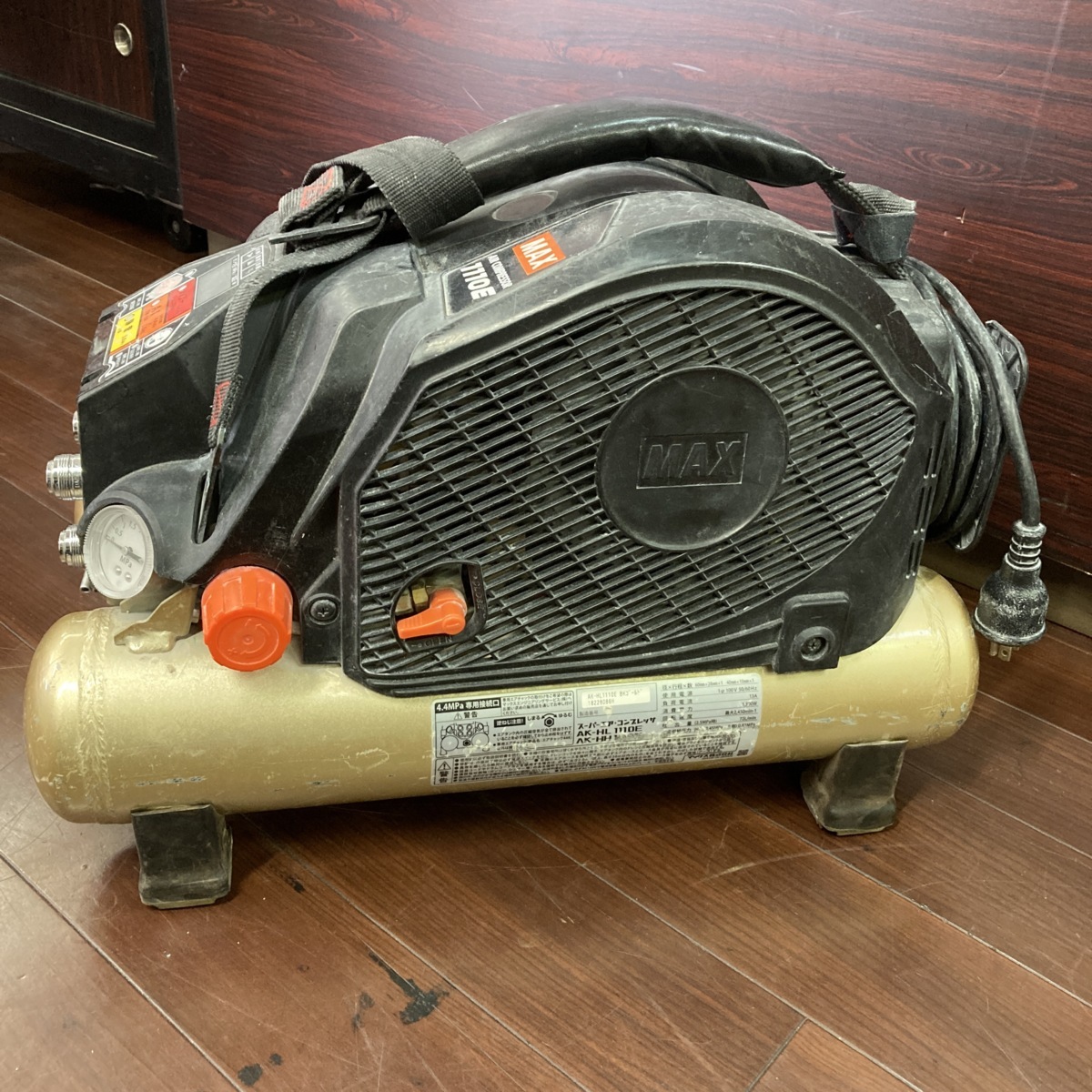 MAX マックス 高圧エアーコンプレッサー AK-HL1110E 通電OK 不動