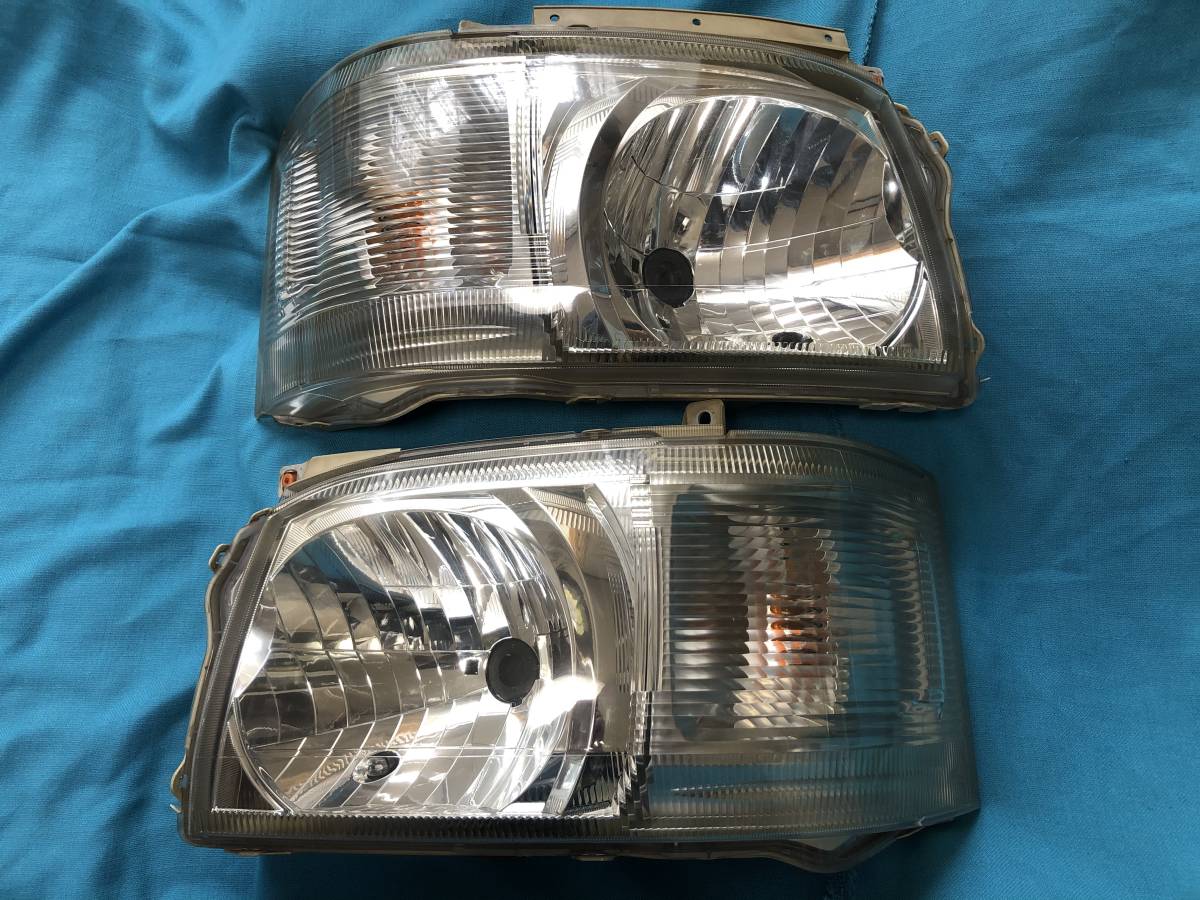 トヨタ アベンシス AZT250/251/255純正HIDヘッドライトKOITO トヨタ アベンシス AZT255W AZT250 H19年 左 ヘッドライト ハロゲン