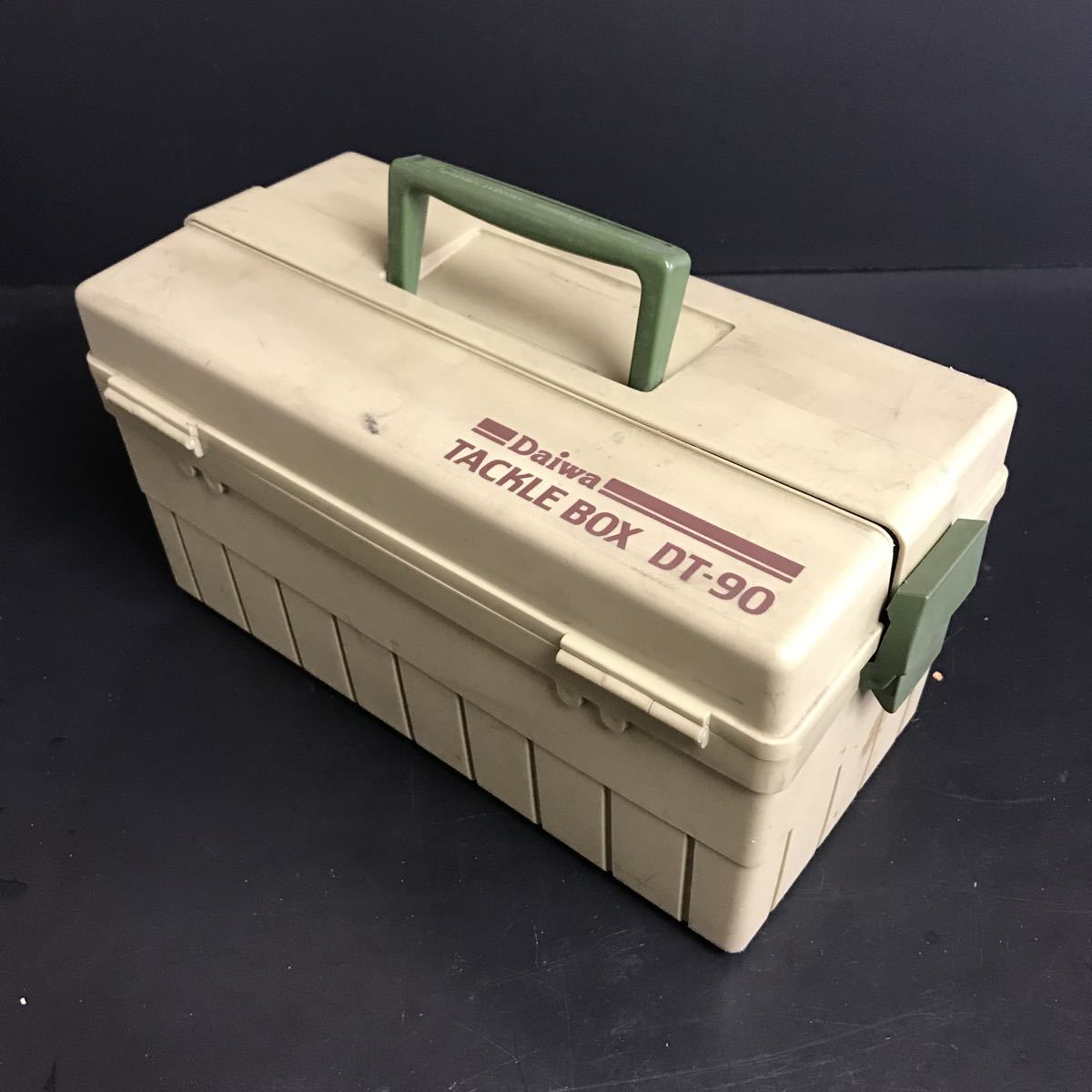 J134 釣具 まとめて ダイワ タックルボックス Dt 90付 うき てんびんおもり スイベル 仕掛け 道糸 ハリス 海釣り 川釣り タックルボックス 売買されたオークション情報 Yahooの商品情報をアーカイブ公開 オークファン Aucfan Com