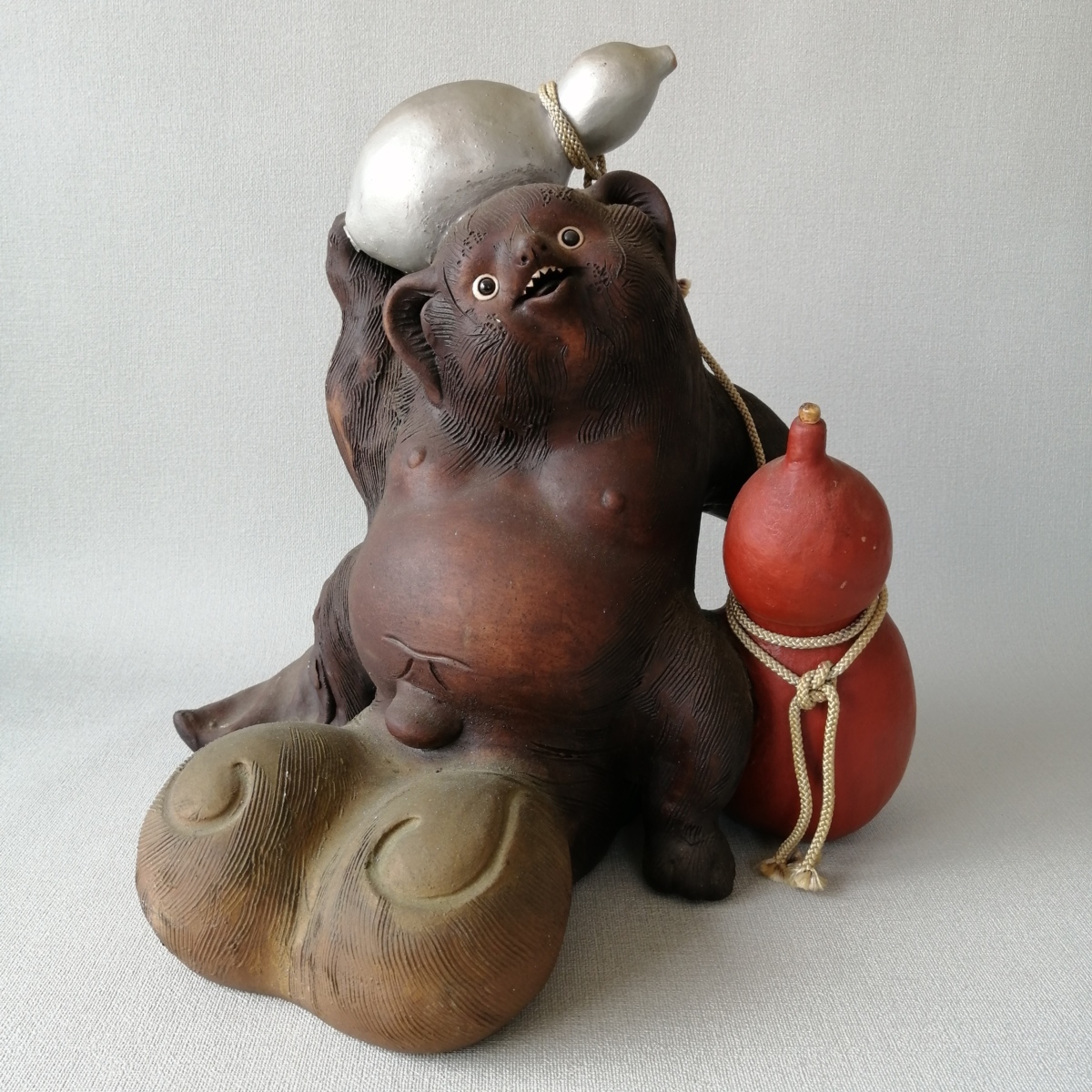 此 縁起物 狸の置物 高さ33cm 在銘弐六 八相縁起 金運 信楽焼 たぬき 瓢箪徳利 置物 オブジェ 時代物 15 信楽 売買されたオークション情報 Yahooの商品情報をアーカイブ公開 オークファン Aucfan Com