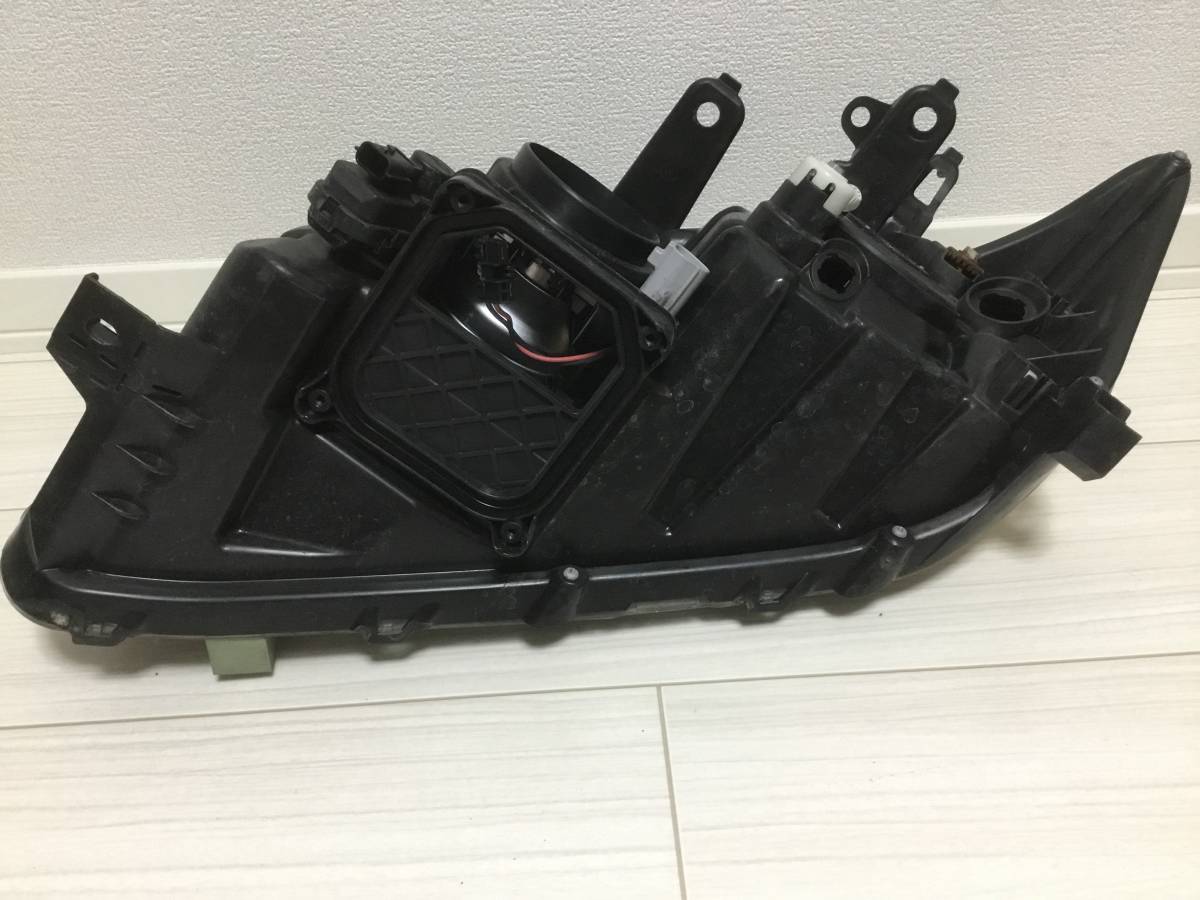 ヴァンガード トヨタ 純正 ACA33W 《 0 》 右ヘッドライト ヘッド 
