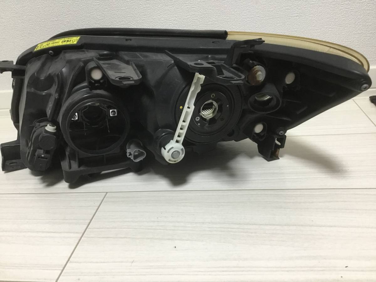 トヨタ ヴァンガード ACA33W/ACA38W 後期 HID 右 ヘッドライト