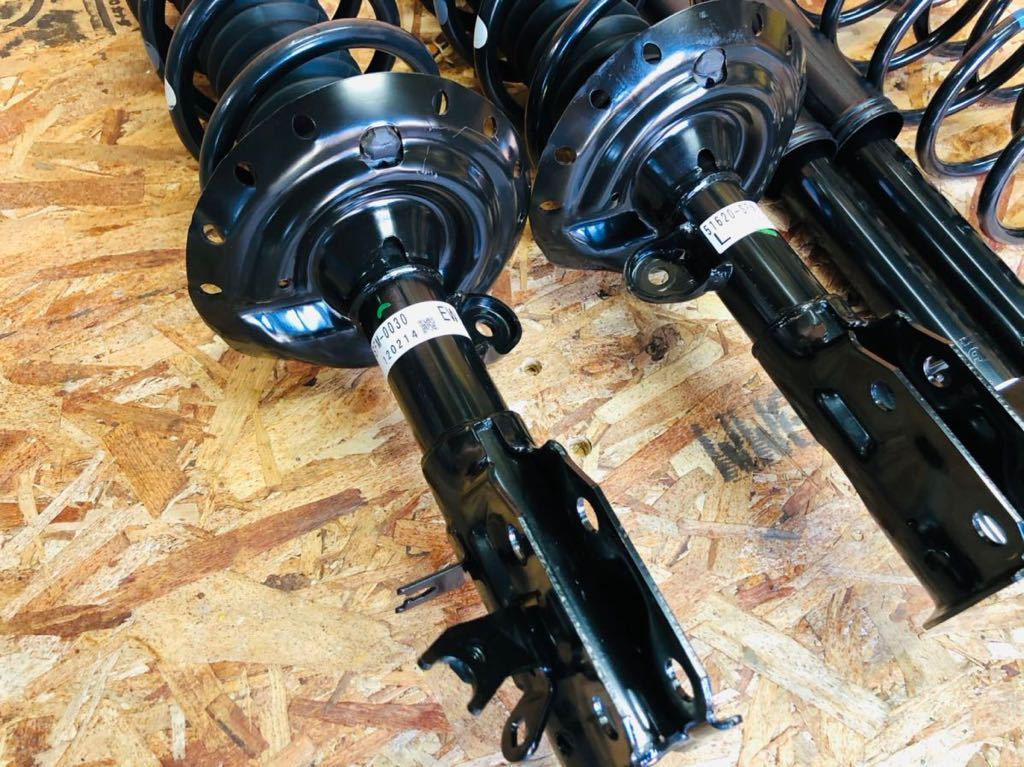 新車外し!フリード GB3 純正 サス ショック セット