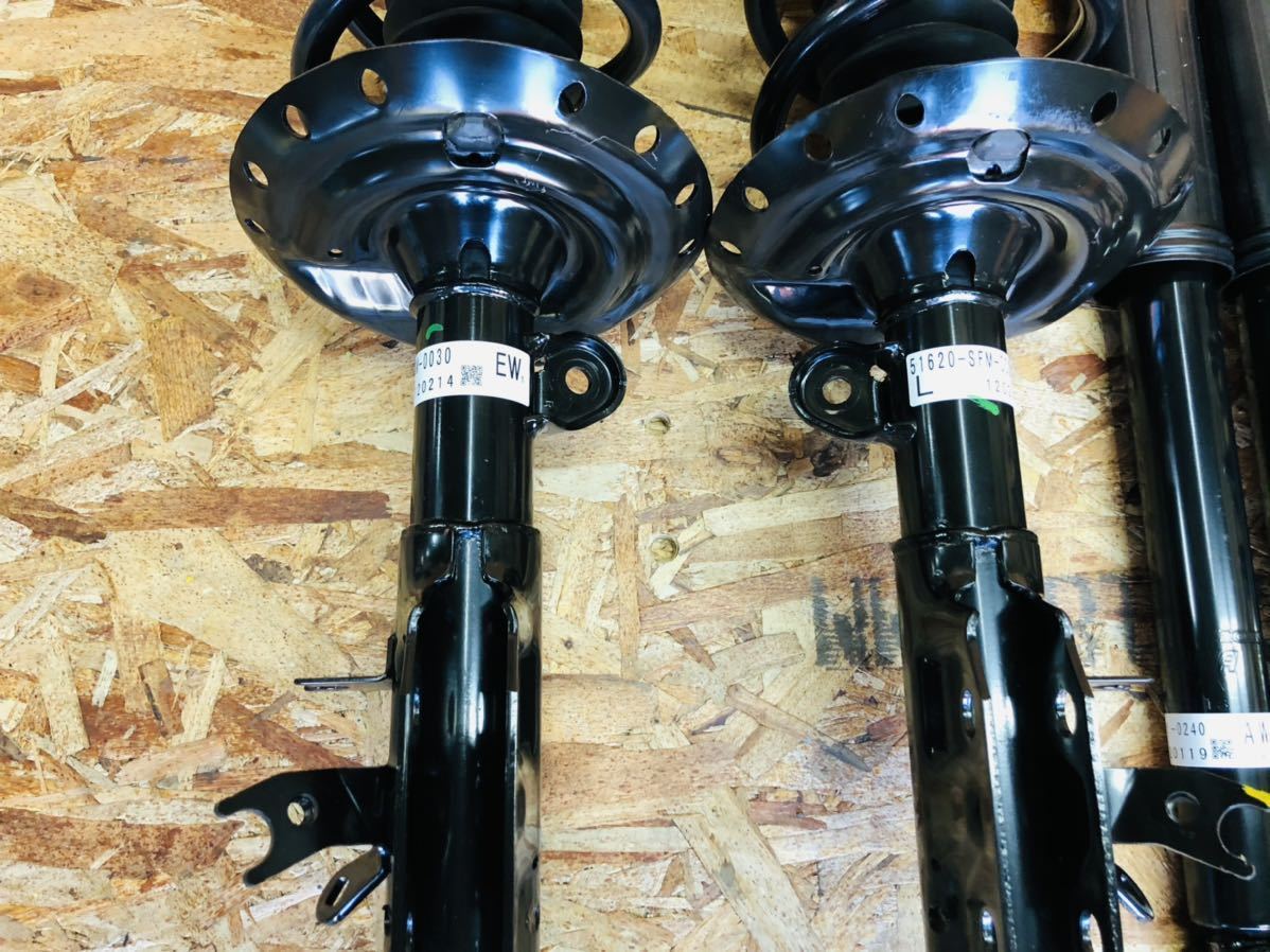 新車外し!フリード GB3 純正 サス ショック セット