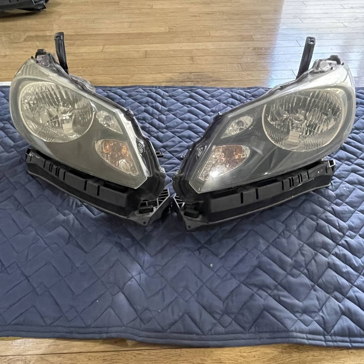 フリード ヘッドライト 純正 HID GB3 GB4 左 ホンダ 前期 KOITO 左右