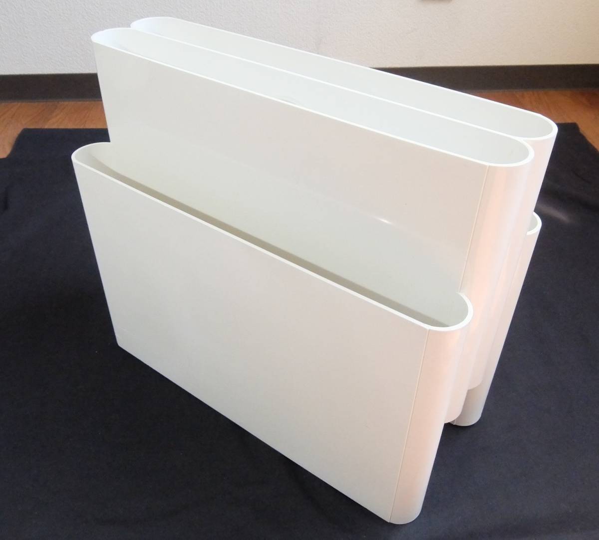 kartell カルテル 4675 ポルタリビステ 6列 3段 マガジンラック