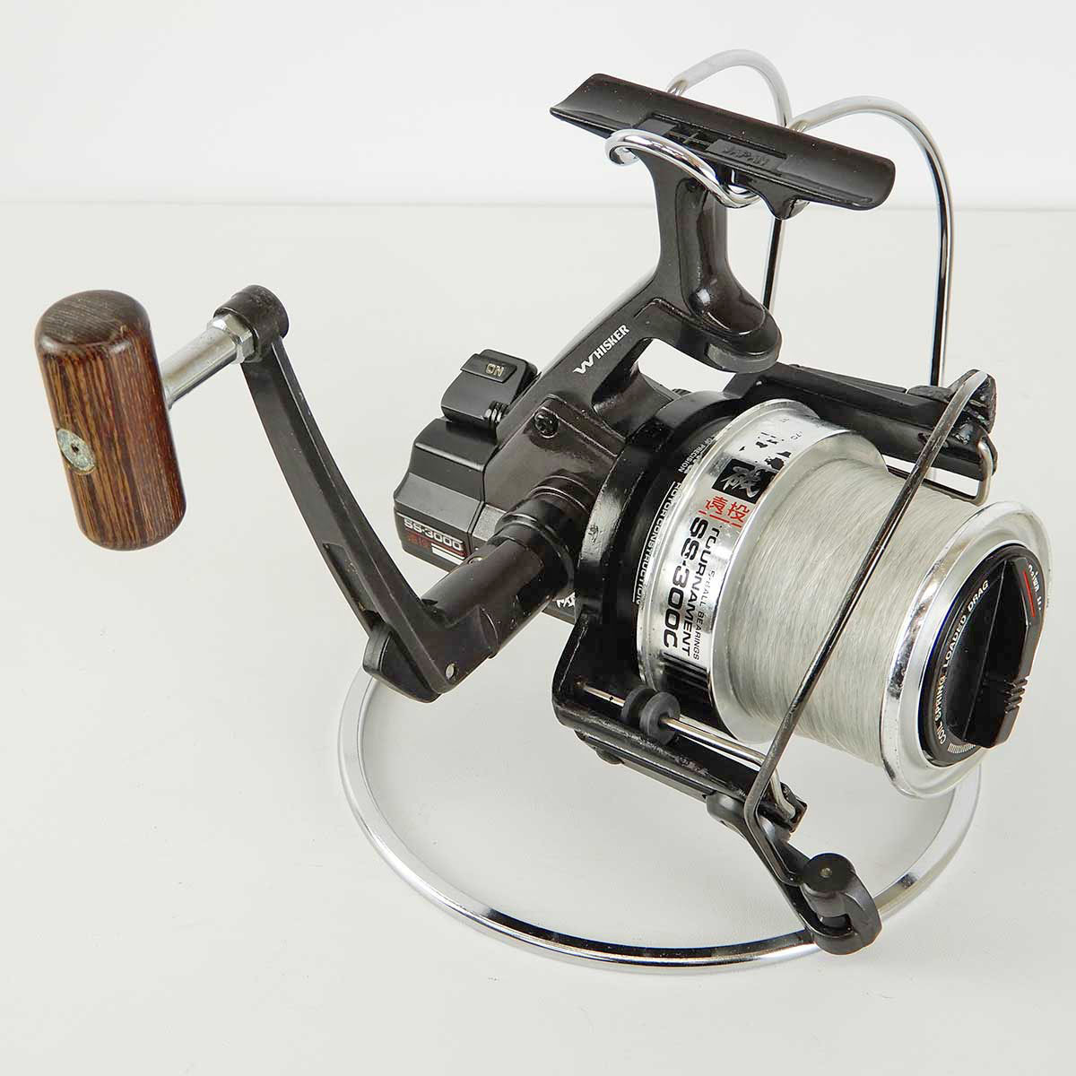 ダイワ TOURNAMENT 3000 リール 専用ケース付き ☆ダイワトーナメント