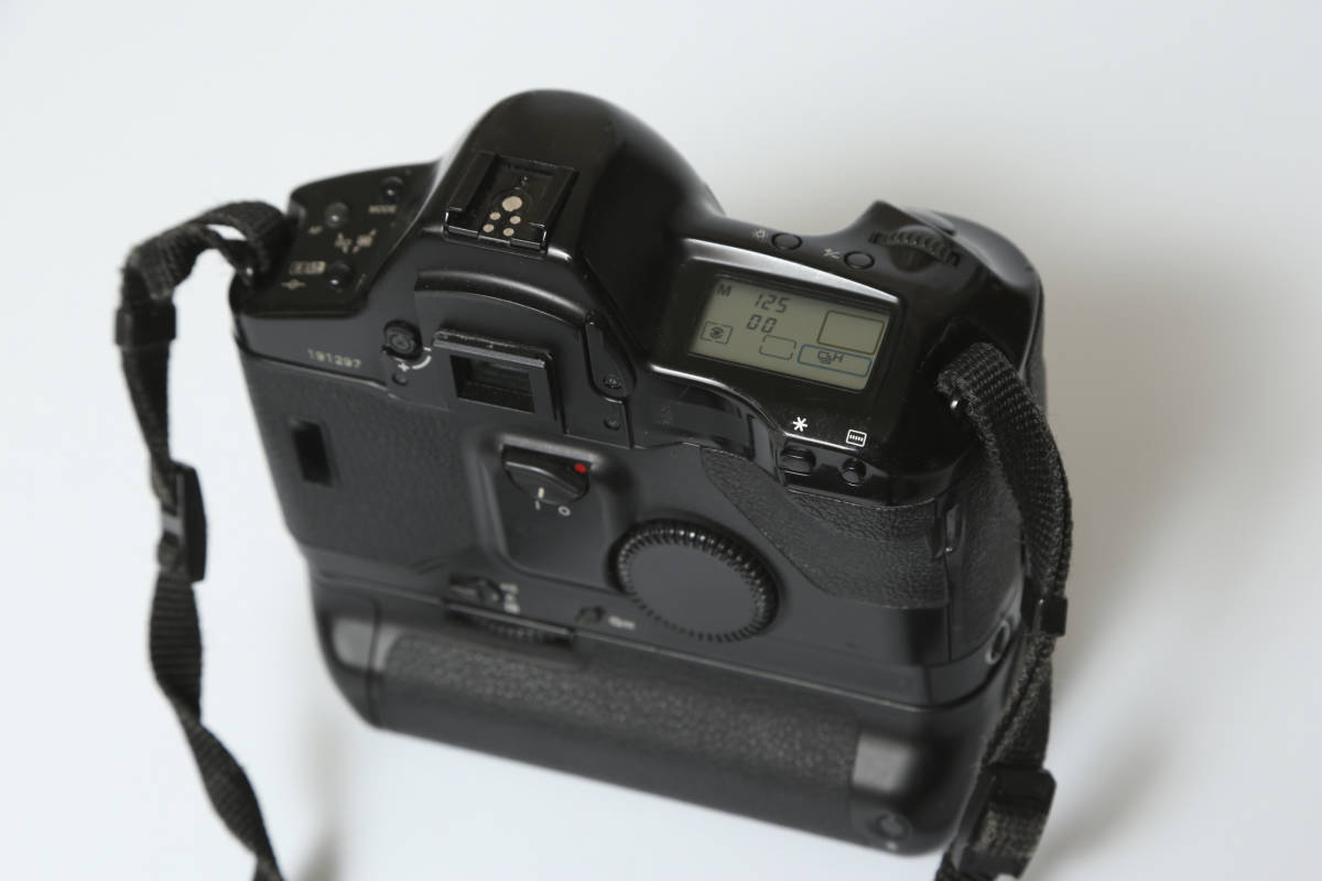 キャノンEOS-1n パワーブースター　本革プロストラップ付き　完動品 　（360°画像閲覧可）_5